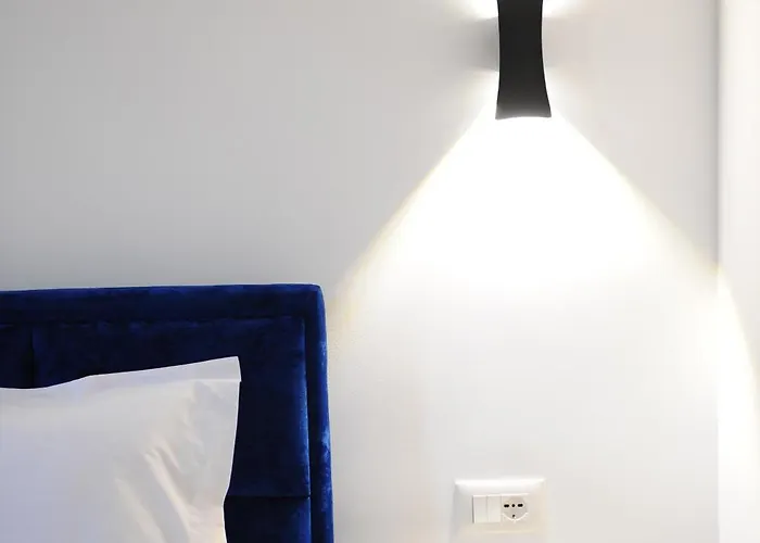 New Boulevard Hotel *