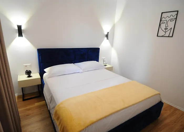 New Boulevard Hotel *