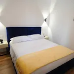 New Boulevard Hotel *
